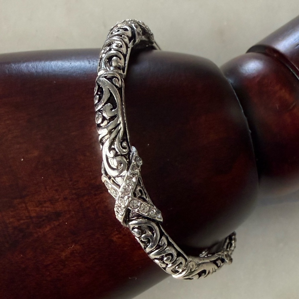 Elegant Silver Filigree Stretch Bracelet New